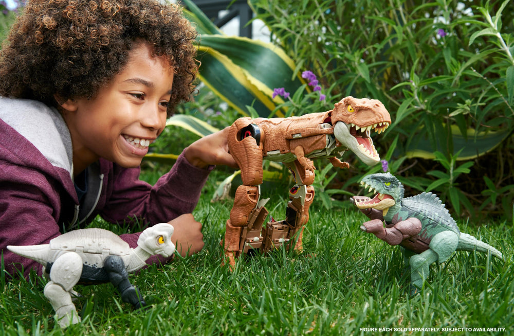 Mattel Nasutoceratops to Giganotosaurus extended neck detail for dramatic play.