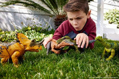 Mattel Jurassic World Wild Roar Irritator hip-press attack move for dramatic battles