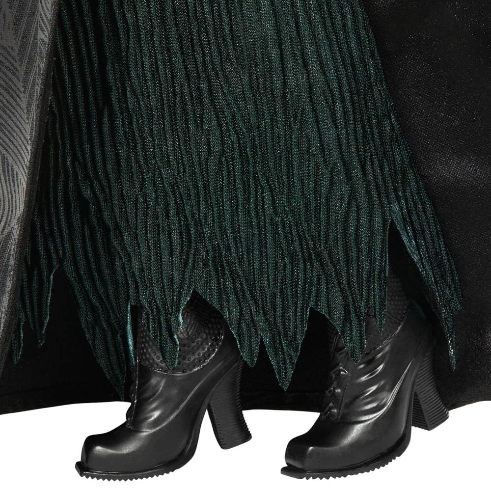 Mattel Wicked Elphaba removable outfit lets kids customize looks and scenes.