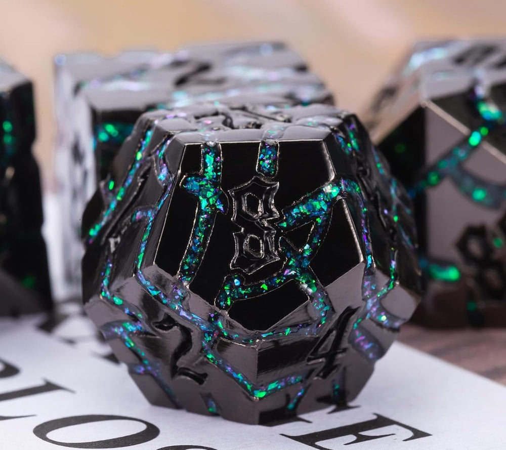 Maywin crackle engraving on DND dice highlights craftsmanship and durability.