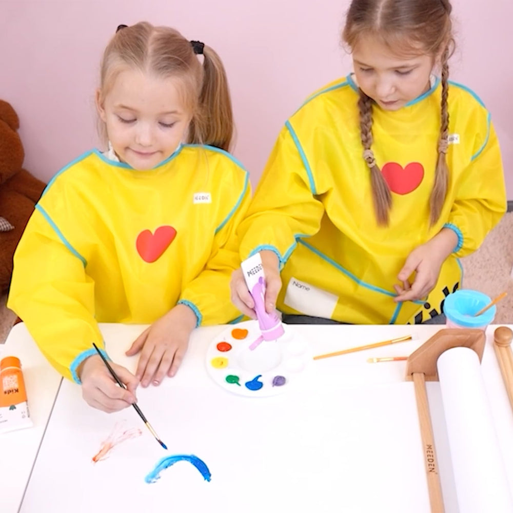 Meeden portable table-top easel suits home, school, or outdoor art sessions.