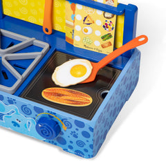 Melissa & Doug durable pot with lid for sturdy pretend meals