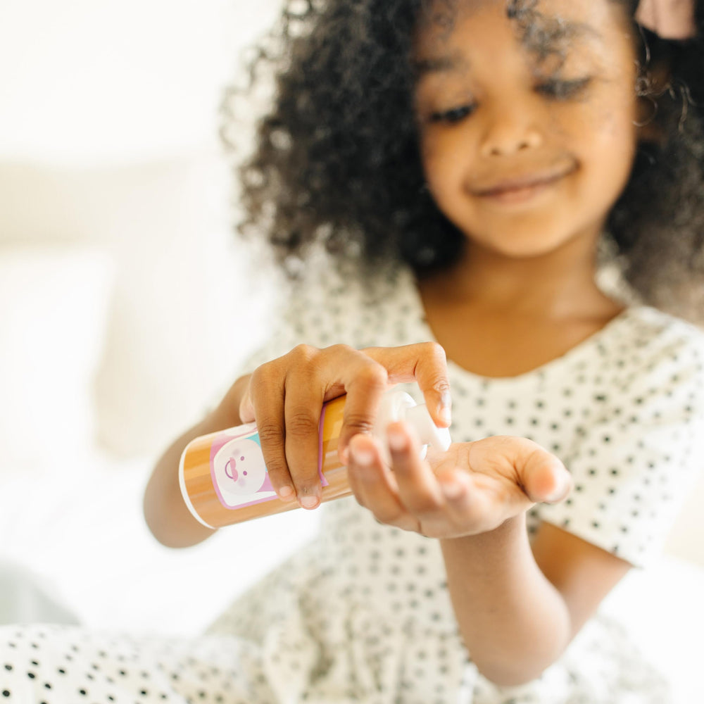Melissa & Doug Love Your Look wipes in resealable pouch for easy cleanup
