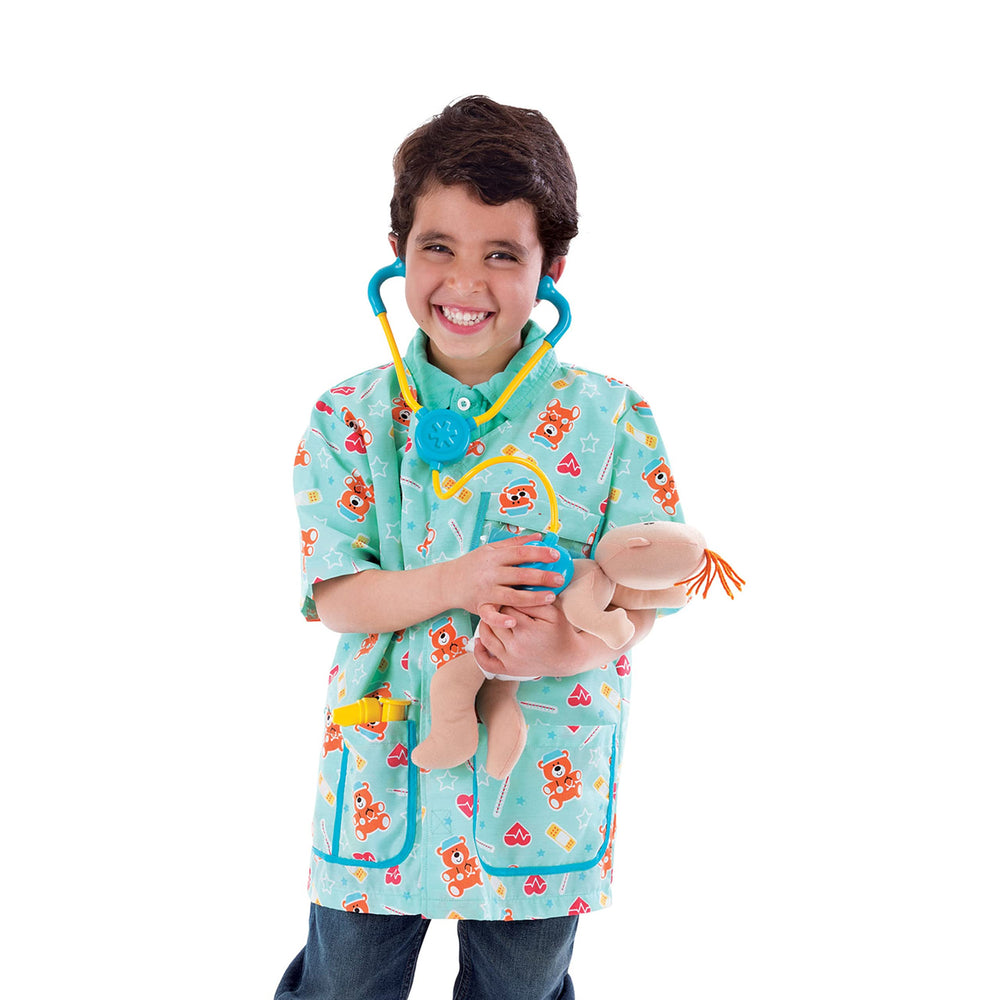 Melissa and Doug cloth diaper enables simple diaper changes during scenes