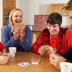 Metsyth orange deck, vibrant visuals help focus during play.
