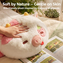 Mewaii weighted strawberry cow vacuum packaging presents a gift-ready look.