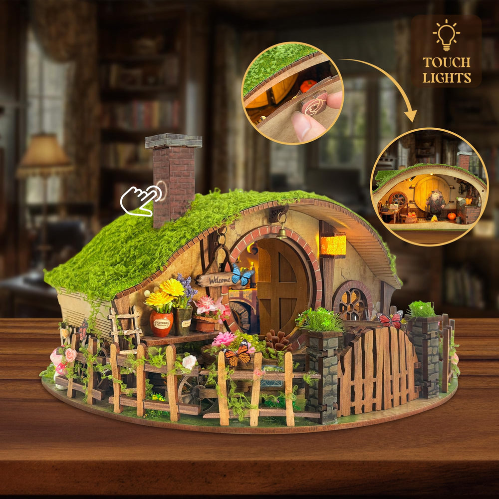 Miggley The Magic Ring House moss roof highlights natural textures on your shelf.