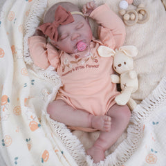 Milidool 20-inch doll face detail enables nurturing play.