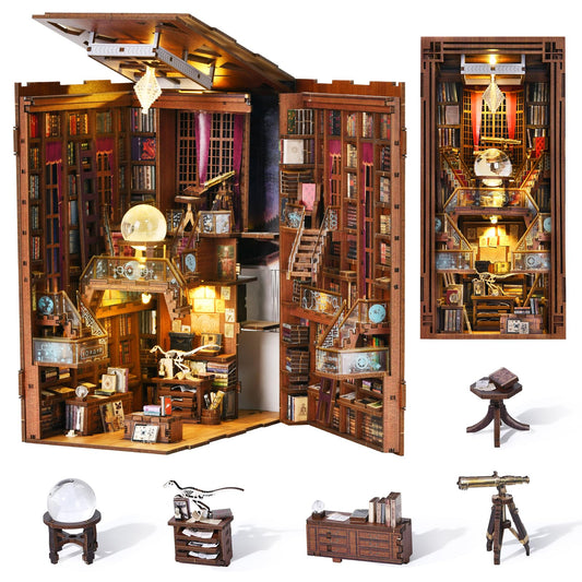 MiniCity Book Nook kit packaging showcases a chic mini display for shelves.
