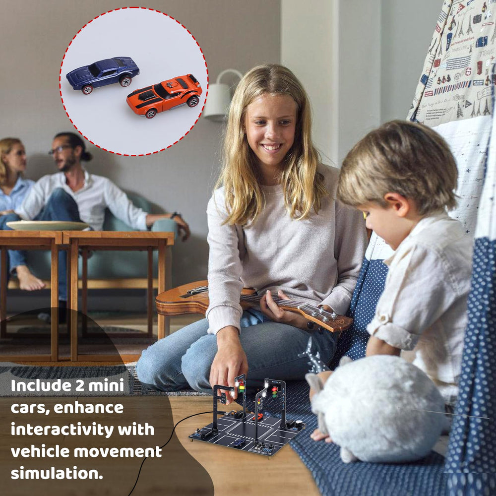 MiOYOOW two mini cars demonstrate response to signal changes