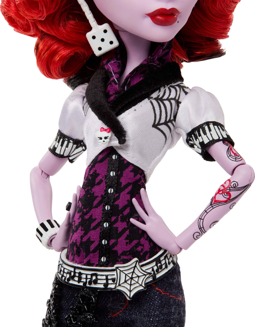 Operetta outfit with collared blouse and puff-sleeve jacket.