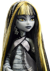 Hissette snake pet beside Cleo De Nile for cinematic scenes.