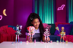 Monster High Scary Sweet accessories with invite and balloon, perfect for a themed party setup.
