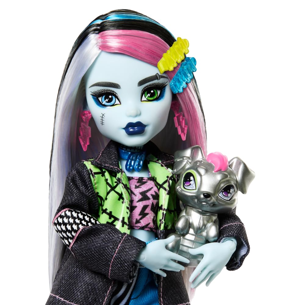 Monster High Watzie metallic-silver pet dog joins Frankie Stein for spooky adventures