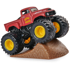 Dynamic display and pretend stunt options with Grave Digger 8-Pack
