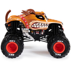 Monster Jam Official Monster Mutt 1:24 truck, detailed graphics emphasize authenticity and high-octane display.