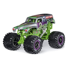 Monster Jam working suspension absorbs impact for high-energy jumps and tricks