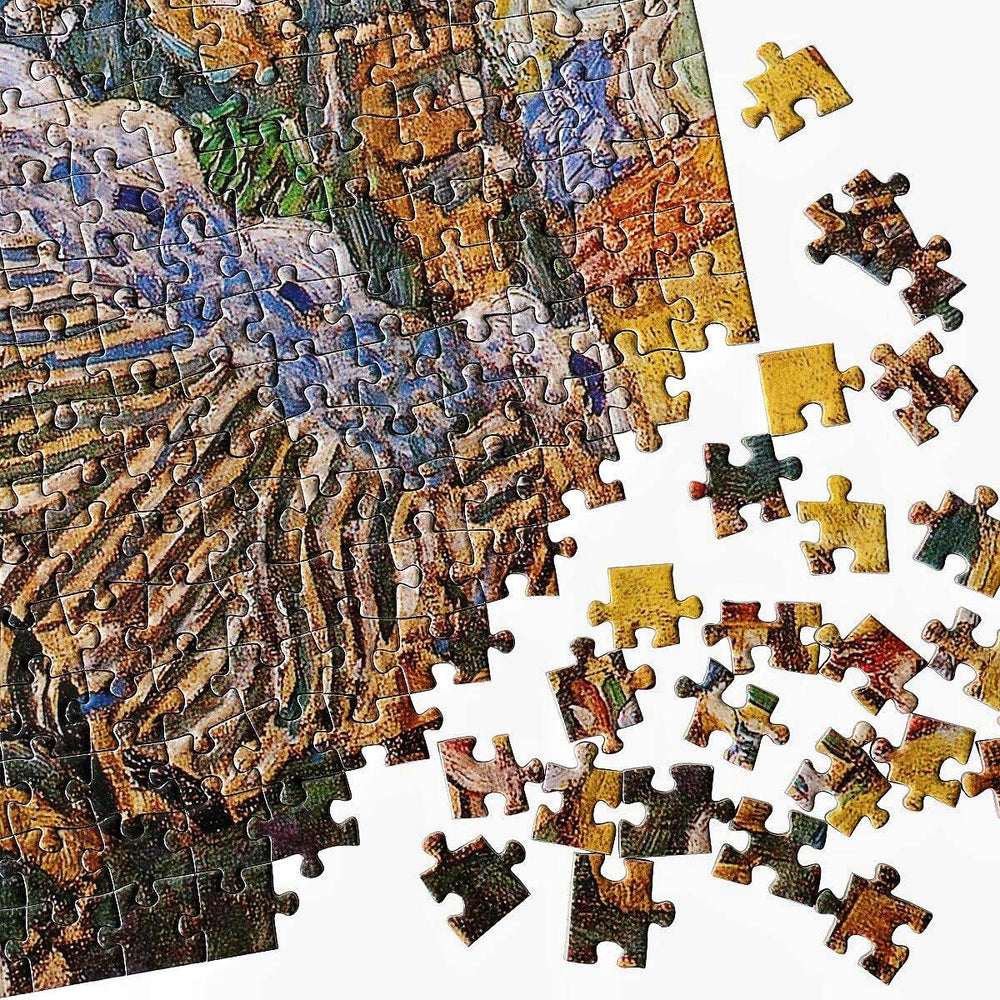 Moruska Lady with Fan puzzle back grid for easier solving.