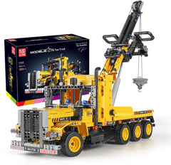 Mould King 17011 tow truck front view shows sturdy, display-ready detail.