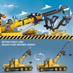 Mould King 17011 lifting boom extended reveals range of motion.