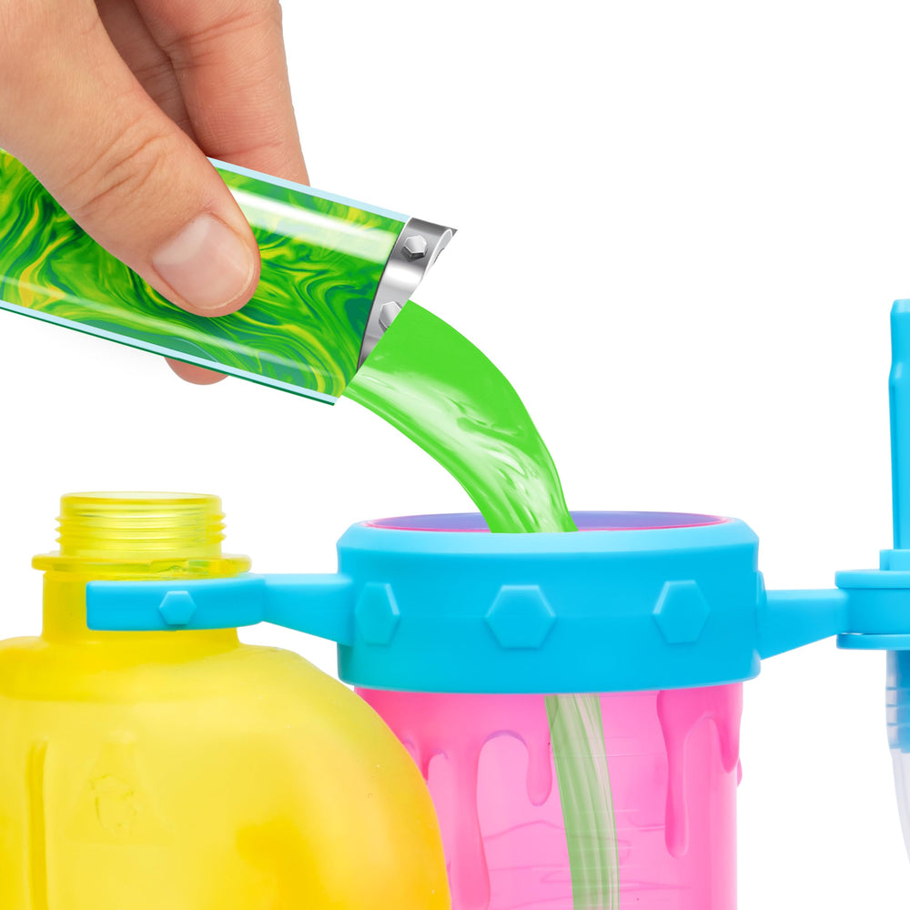 MRBEAST LAB Creation Station stretch feature demonstrates nearly triple-size figure expansion.