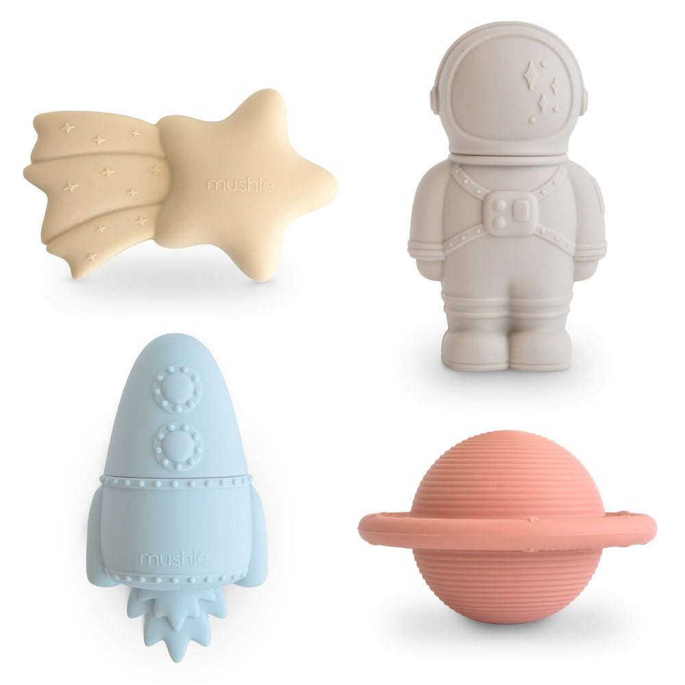 Mushie Space Bath Planet, openable for easy cleaning and mold-free storage.
