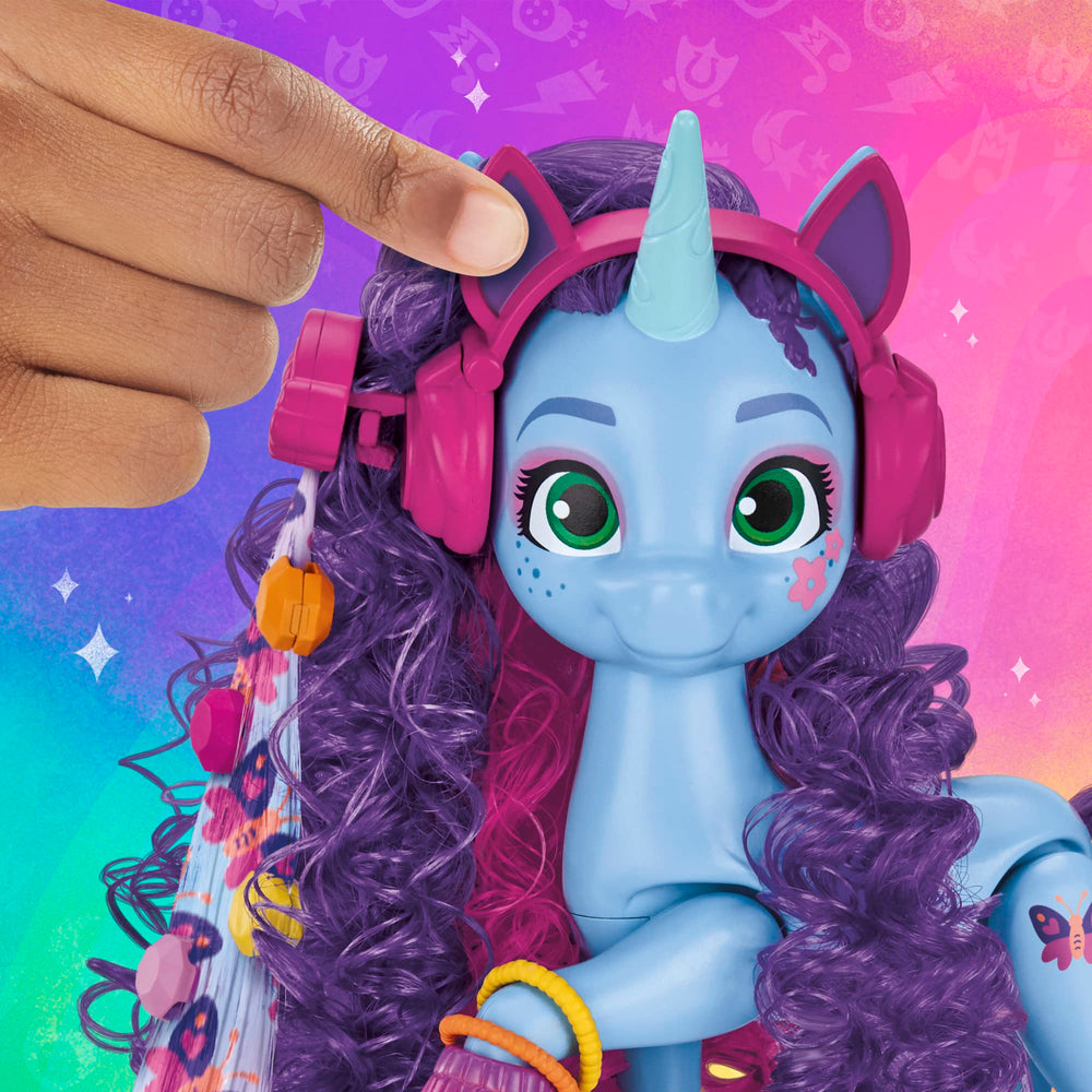 Stickers and clips for extra customization during play with Misty Brightdawn.