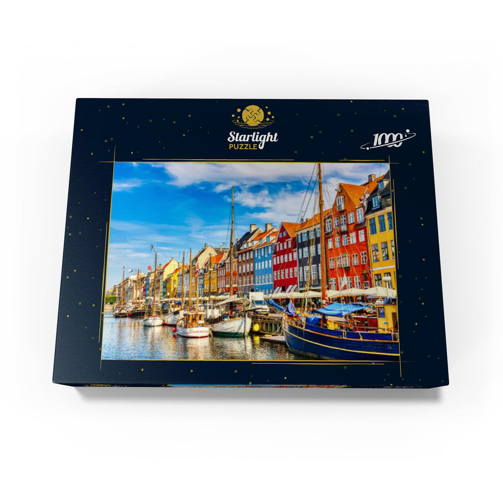 MyPuzzle Nyhavn Harbor die-cut pieces offer varied shapes for a rewarding challenge.