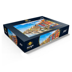 MyPuzzle Nyhavn Harbor piece closeup highlights precise interlocks for easy assembly.