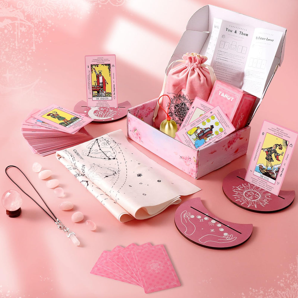 Myripoly velvet pouch keeps your tarot set safe and portable.