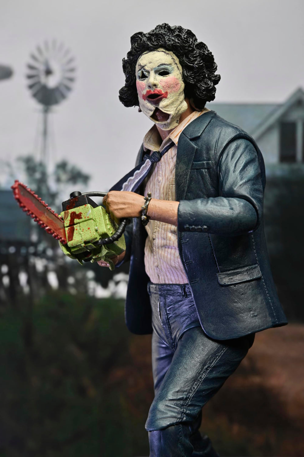 NECA Leatherface plate of meat accessory adds macabre scene-setting detail.