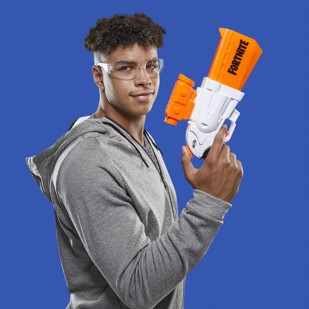 8 Official Nerf Elite darts included for immediate play.