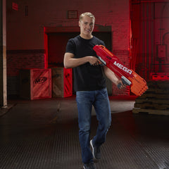 Nerf Mega Twinshock range shot illustrating 85 feet reach