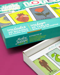 Nuestra Nostalgia sturdy storage box protects boards and cards during storage.