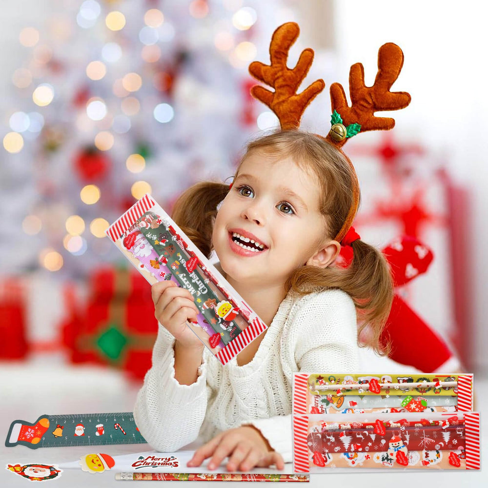 NVAZIOP Christmas goodie bags provide neat, ready-to-fill holiday gift packaging