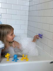 ODELA Genius Sucker Toys sea animals color collection – encourages sensory exploration during water play.