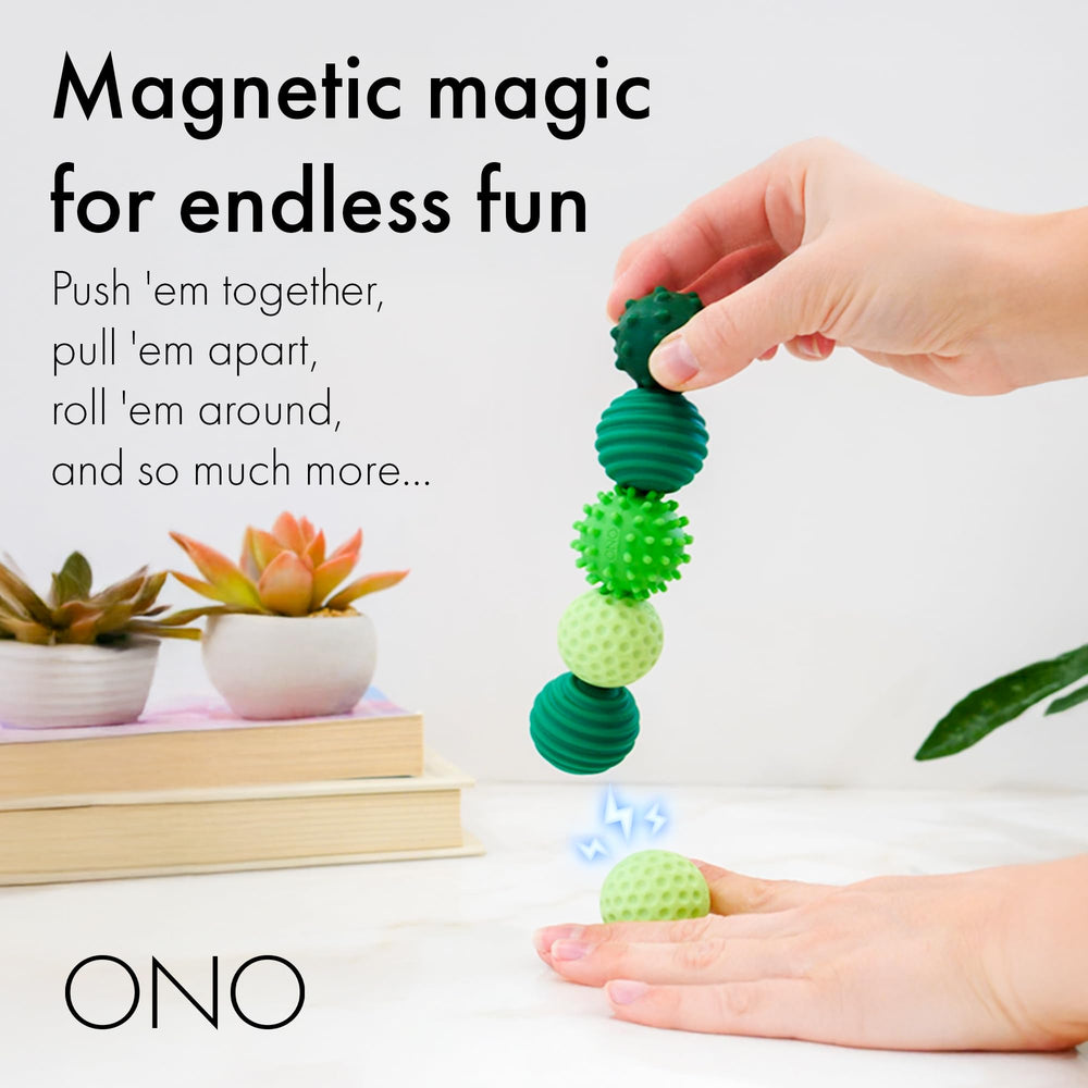 ONO Signets compact case lid keeps them within reach