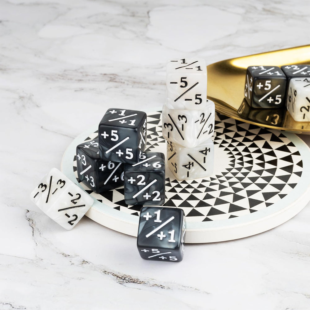 ORUNI red-black marble counters pair style with quick, readable life tracking.