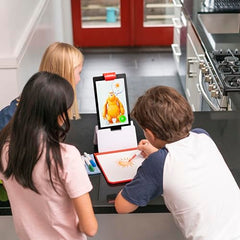 Osmo Newton physics puzzle shows hands-on problem solving with instant feedback.