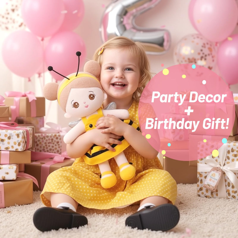 OUOZZZ 12.6-inch doll travel-ready and easy to carry on outings.