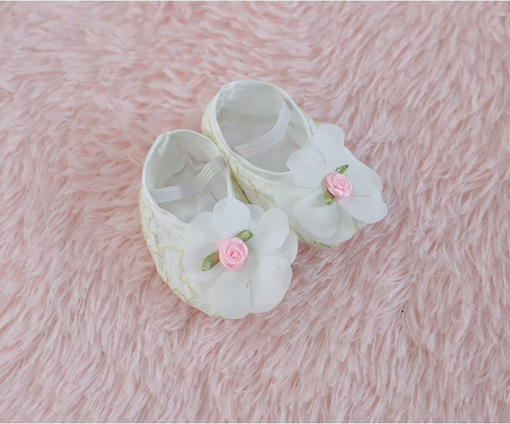 OYESY Reborn shoes with secure closures for pretend outings