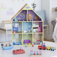 Peppa Pig playhouse interior reveals roomy layout for busy pretend scenes and social play.