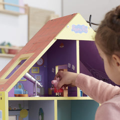 Opening refrigerator feature adds interactive storage to playtime scenarios.