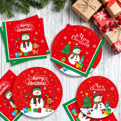 PERFQU Disposable Christmas tableware simplifies cleanup after celebrations.