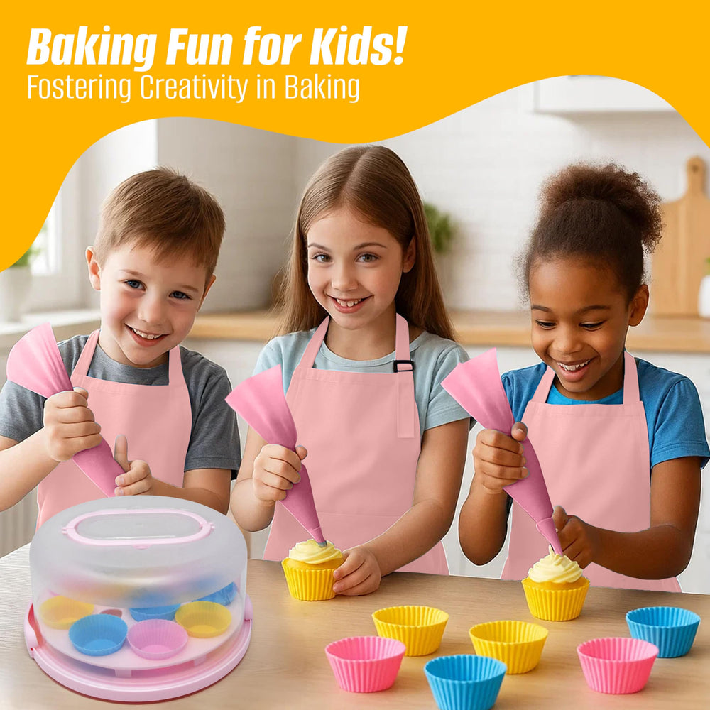 PERLLI pastry bag and nozzles with cover keep decorating mess-free.
