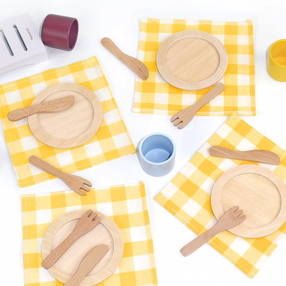 Pillowhale wooden plates designed for little hands and imaginative role-play