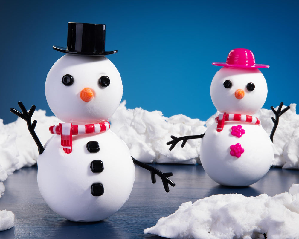Play Visions 22-piece accessories enhance snowman dress-up and storytelling.
