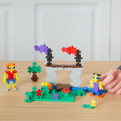 Plus Plus Learn to Build Set guide book provides step-by-step inspiration.