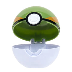 Pokémon Clip 'N' Go easy-access clasp reveals the 5 cm figure.