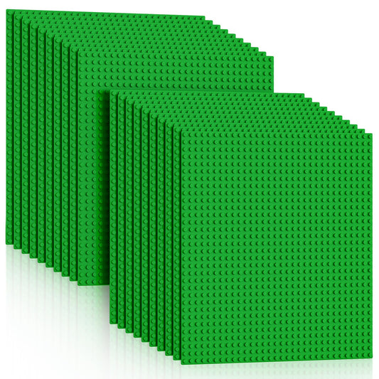 Pokiiulk 20 baseplates in classic green with 32 studs on each side for sturdy builds